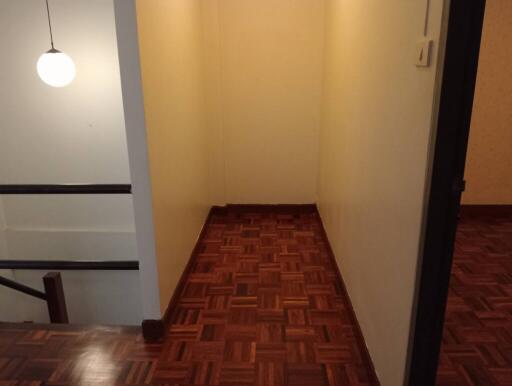 For Rent Home Office on Sukhumvit 55 BTS Thong Lo Wattana District of Bangkok