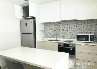 1-BR Condo at The Room Sukhumvit 21 near MRT Sukhumvit