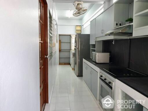 4-BR House near MRT Sutthisan