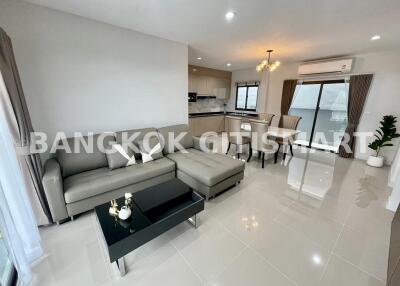 Townhouse at Pleno Sukhumvit-Bangna 2 for rent