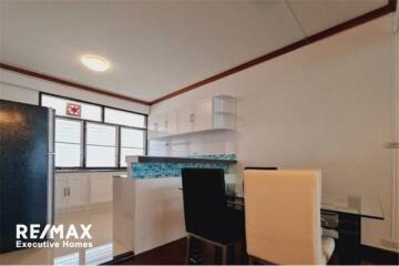 Charming 3-Bedroom Home for Rent in the Heart of Sukhumvit 26!