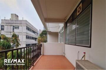 Charming 3-Bedroom Home for Rent in the Heart of Sukhumvit 26!