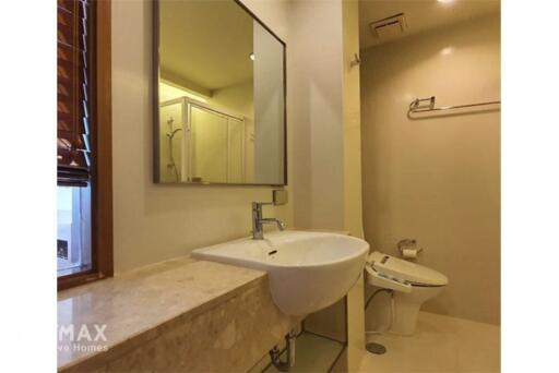 Modern 2bed Low Rise Condo in Prime Location, Steps from BTS Ploenchit!