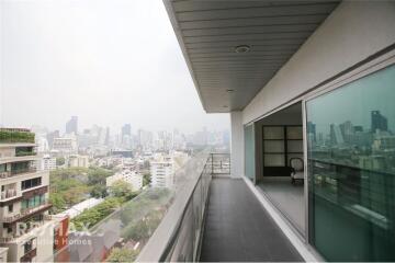 Duplex Room For Rent (BTS Ploenchit)