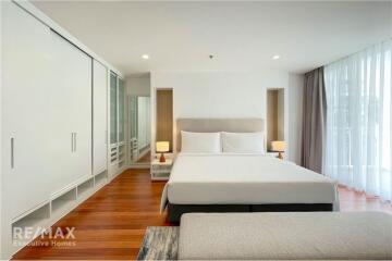 Pet-Friendly 3 Bedroom Condo Near BTS Ekkamai - Newly Renovated