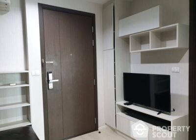 1-BR Condo at Rhythm Sathorn-Narathiwas near BTS Chong Nonsi