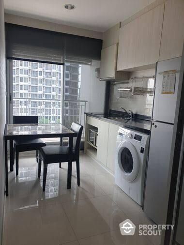 1-BR Condo at Rhythm Sathorn-Narathiwas near BTS Chong Nonsi