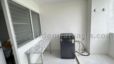 Big 3 Bedrooms Furnished Condo - Sukhumvit 39 (Phrom Phong)