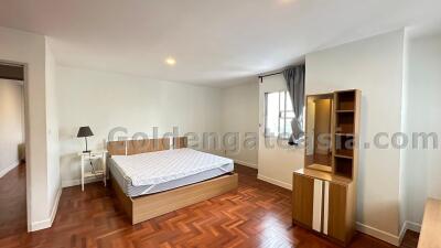 Big 3 Bedrooms Furnished Condo - Sukhumvit 39 (Phrom Phong)