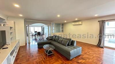 Big 3 Bedrooms Furnished Condo - Sukhumvit 39 (Phrom Phong)