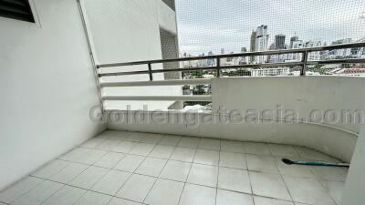 Big 3 Bedrooms Furnished Condo - Sukhumvit 39 (Phrom Phong)