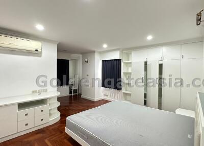 Big 3 Bedrooms Furnished Condo - Sukhumvit 39 (Phrom Phong)