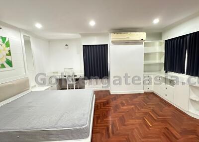 Big 3 Bedrooms Furnished Condo - Sukhumvit 39 (Phrom Phong)