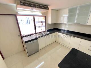 3 Bedrooms Family Apartment with big balconies - Sukhumvit Phrom Phong BTS