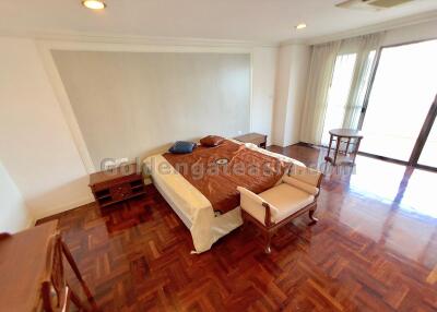 3 Bedrooms Family Apartment with big balconies - Sukhumvit Phrom Phong BTS