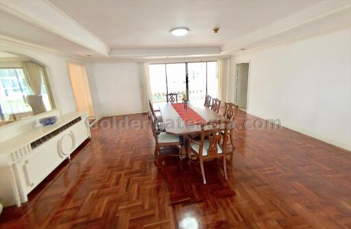 3 Bedrooms Family Apartment with big balconies - Sukhumvit Phrom Phong BTS