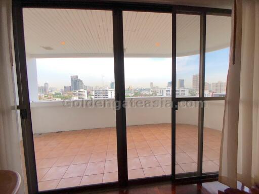 3 Bedrooms Family Apartment with big balconies - Sukhumvit Phrom Phong BTS