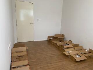 Empty room with boxes