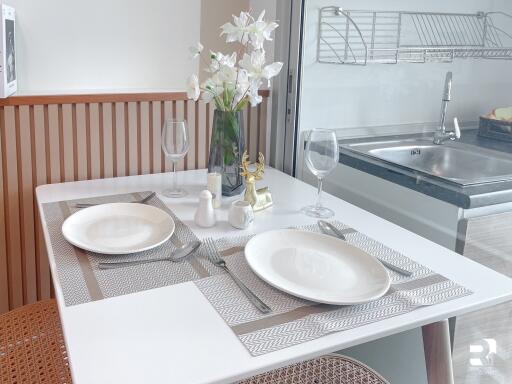 Cozy dining area in modern kitchen