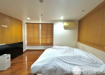 2-BR Condo at Urbana Langsuan Condominium near BTS Ratchadamri