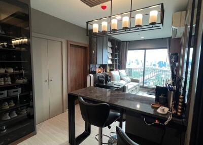 2-BR Condo at Life Asoke - Rama 9 near MRT Phra Ram 9