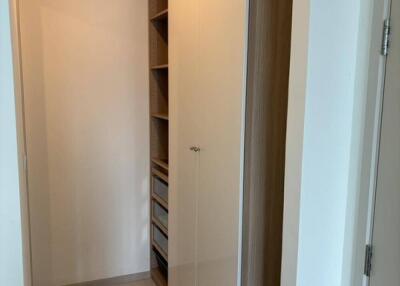 2-BR Condo at Life Asoke near ARL Makkasan