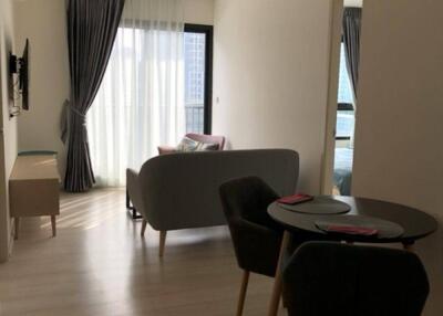 2-BR Condo at Life Asoke near ARL Makkasan