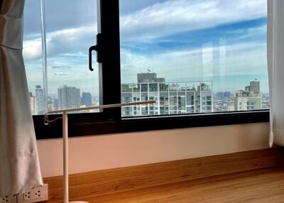 1 bedroom condo for rent at Wyne by Sansiri