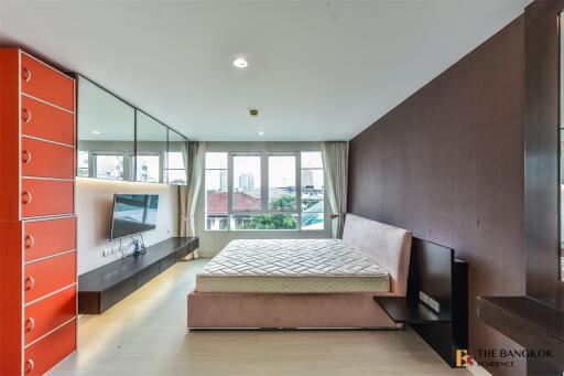 The Bangkok Sathorn-Taksin BTS KRUNG THON BURI 2 Bed 2 Bath  C2310170224