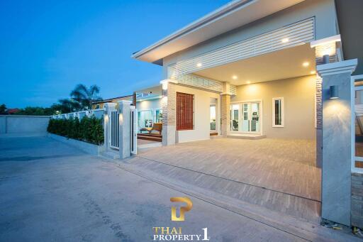 Luxury New 3 Bedroom Pool Villa For Sale - Soi Hua Hin 102