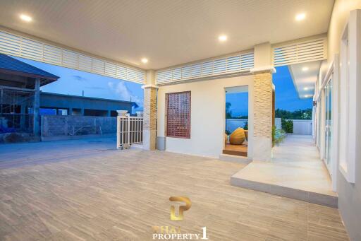 Luxury New 3 Bedroom Pool Villa For Sale - Soi Hua Hin 102