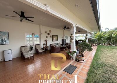 Pool Villa 4 Bedroom, 200 meters from Mabrachan Lake East Pattaya