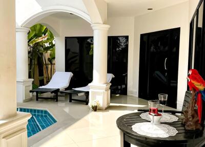 Pool Villa for Sale Near the Beach Na Jomtien