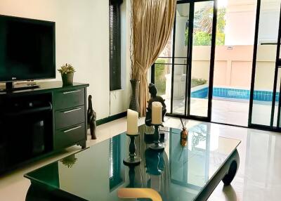 Pool Villa for Sale Near the Beach Na Jomtien