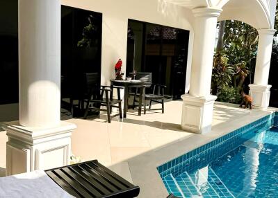 Pool Villa for Sale Near the Beach Na Jomtien