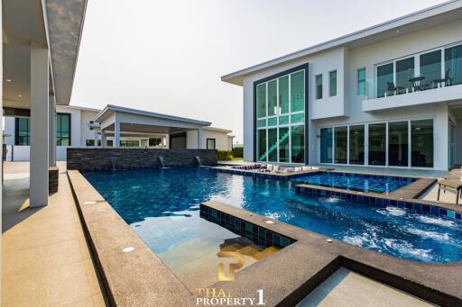 Modern Luxury Pool Villa At Palm Garden Hua Hin / Cha Am