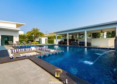 Modern Luxury Pool Villa At Palm Garden Hua Hin / Cha Am