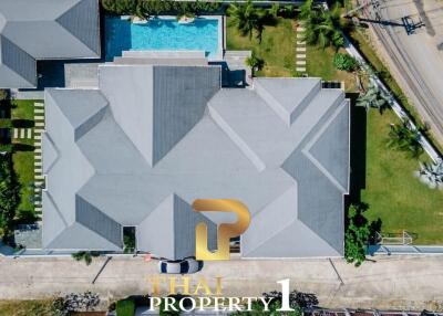 Modern High Quality 4 Bed Pool Villa For Sale - Hua Hin Soi 70