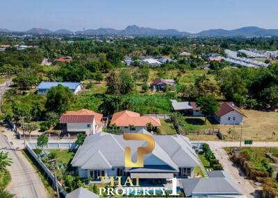 Modern High Quality 4 Bed Pool Villa For Sale - Hua Hin Soi 70