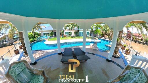 Jomtien Yacht Club - Luxury 4 Bedroom Pool Villa