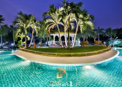 Jomtien Yacht Club - Luxury 4 Bedroom Pool Villa