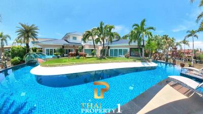 Jomtien Yacht Club - Luxury 4 Bedroom Pool Villa