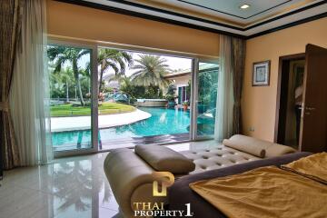 Jomtien Yacht Club - Luxury 4 Bedroom Pool Villa