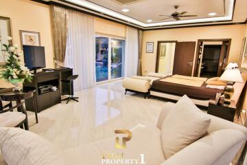 Jomtien Yacht Club - Luxury 4 Bedroom Pool Villa