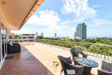 Top Floor Stunning View Condo At - Pratumnak Hill Pattaya