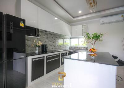 READY TO MOVE IN - New Magnificent 3 Bed, 3 Bath Pool Villa - The Coco Hua Hin