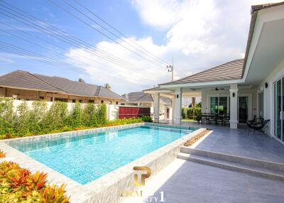 READY TO MOVE IN - New Magnificent 3 Bed, 3 Bath Pool Villa - The Coco Hua Hin