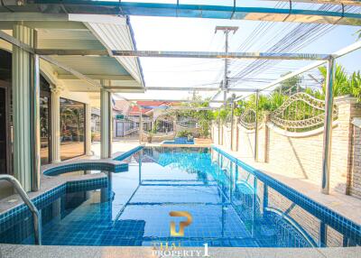 Corner Plot - 4 Bedroom Pool Villa For Sale - Soi Hua Hin 94