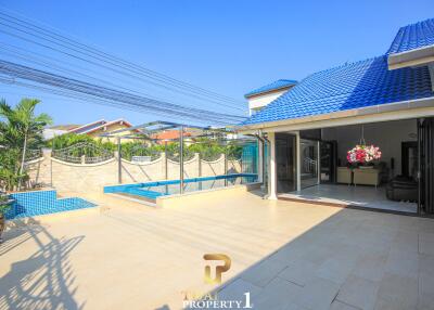 Corner Plot - 4 Bedroom Pool Villa For Sale - Soi Hua Hin 94