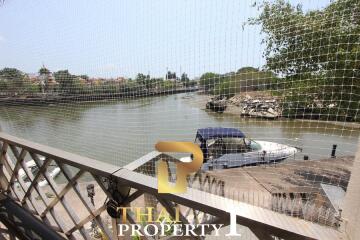 Condo, 3 Bed corner unit, Renovated to high standard, space for private boat. Na Jomtien